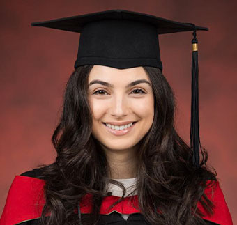 Dre Alexandra Papadakis, St-Eustache Dentiste généraliste