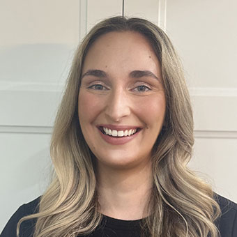 Julieanne, Laval Dental Hygienist