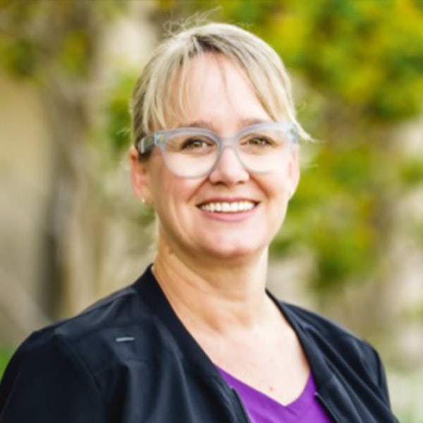 Julia, Fresno and Clovis Registered Dental Assistant