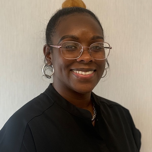 Meet Manashia, Sturbridge Orthodontics Orthodontic Assistant