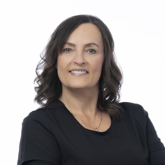 Manon, Practice Manager