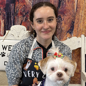 Amy Bell, Jesup Groomer