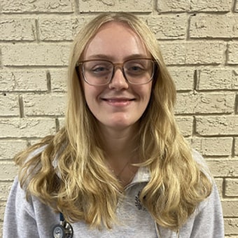Montayna, Springfield Veterinary Assistant