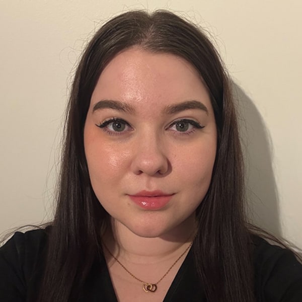 Val, Orléans Receptionist
