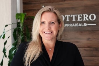 Oksana Vialykh, AACI, MRICS